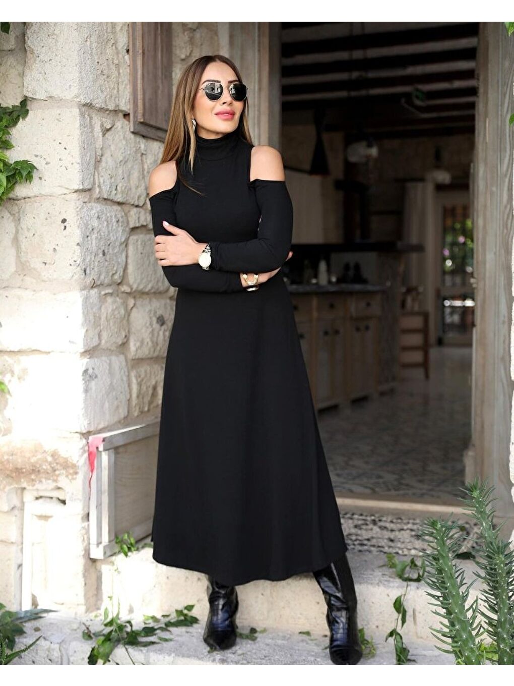 Siyah Kadın Balıkçı Yaka Omuzlardan Açık Uzun Kollu Janjan Krep Elbise