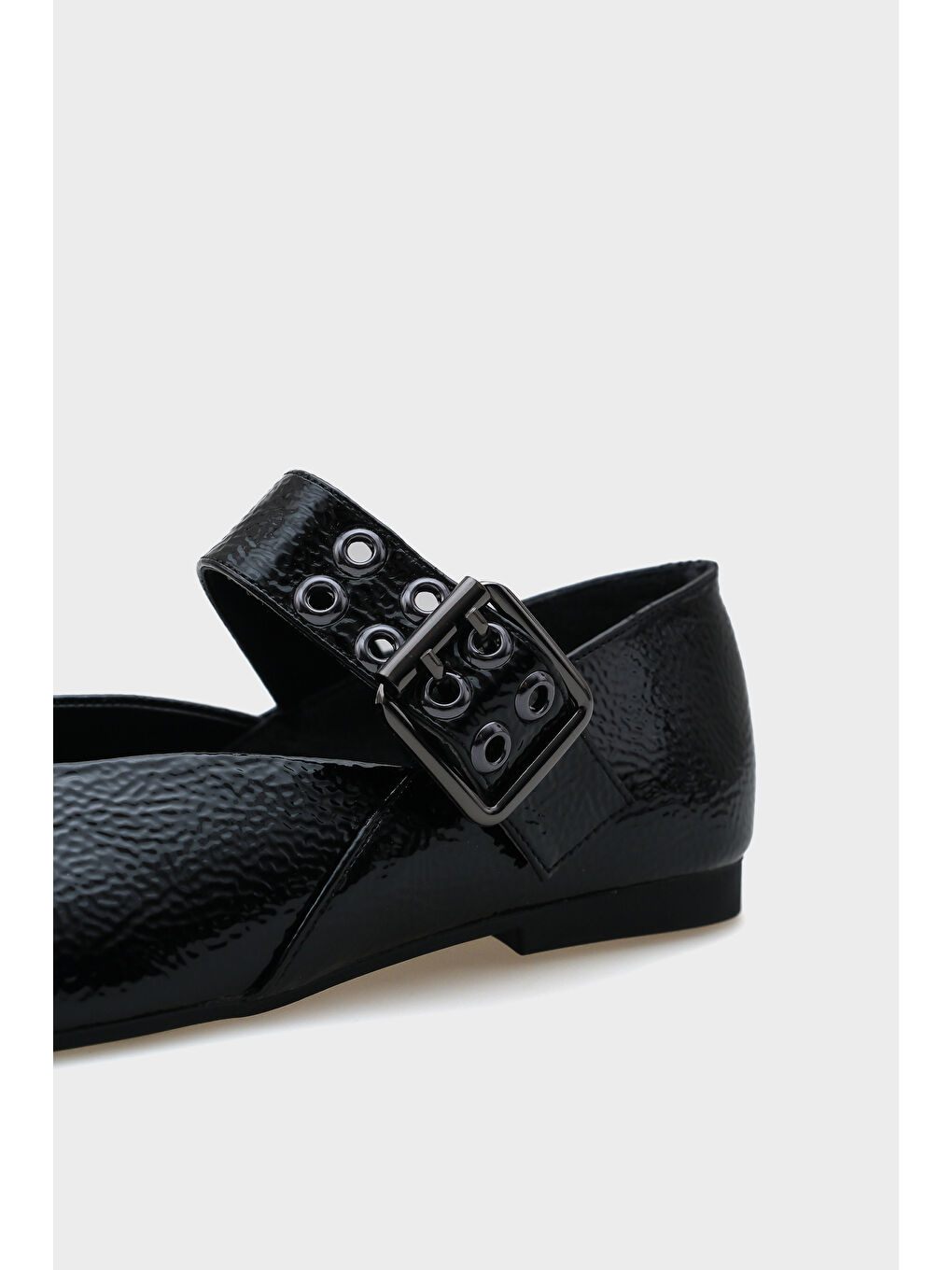 Siyah Arlina Tek Bant Kemerli Kadın Babet-3