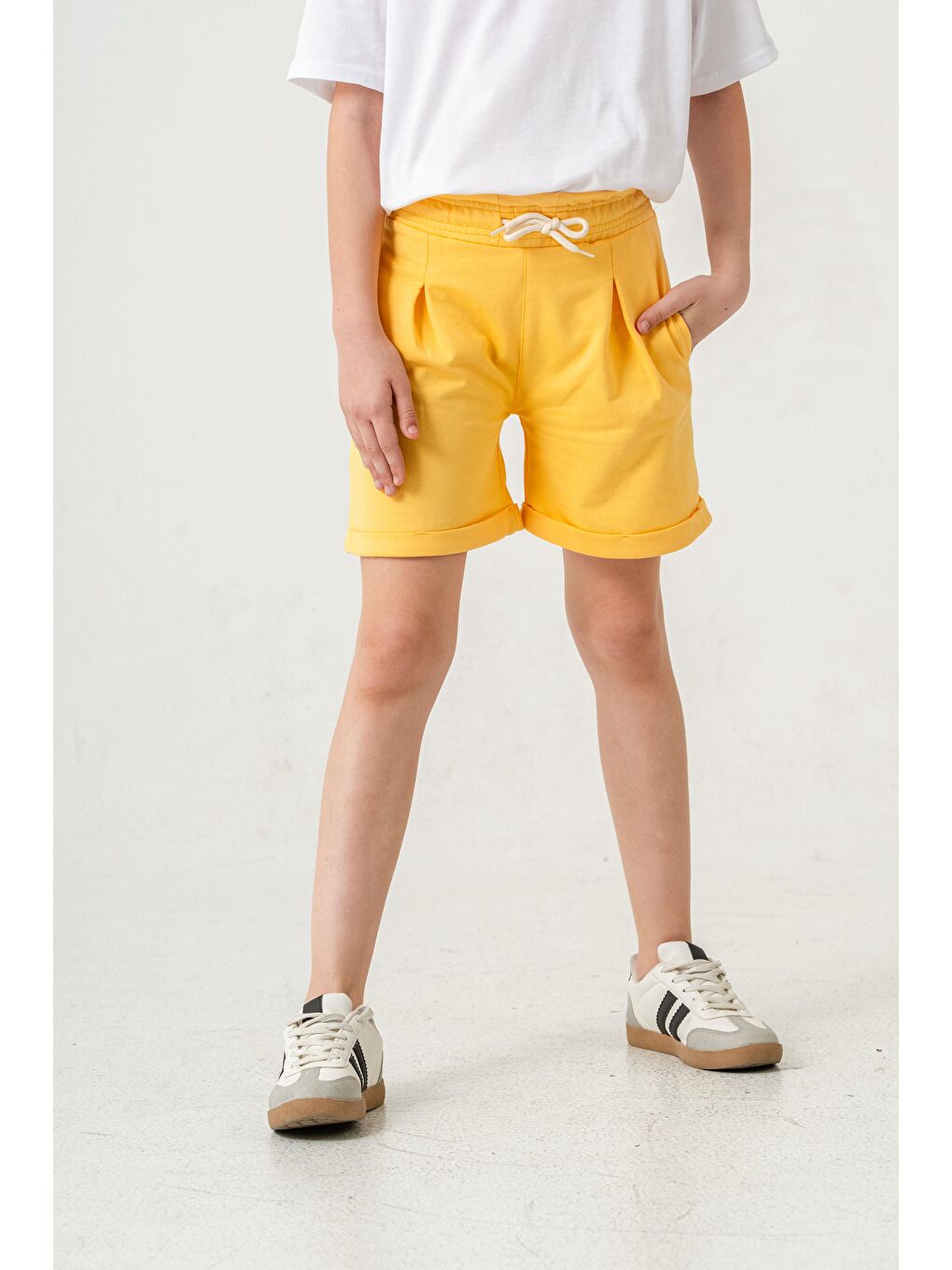 Sarı Duble Paça Kemer Kordonlu Kız Çocuk Şort-2