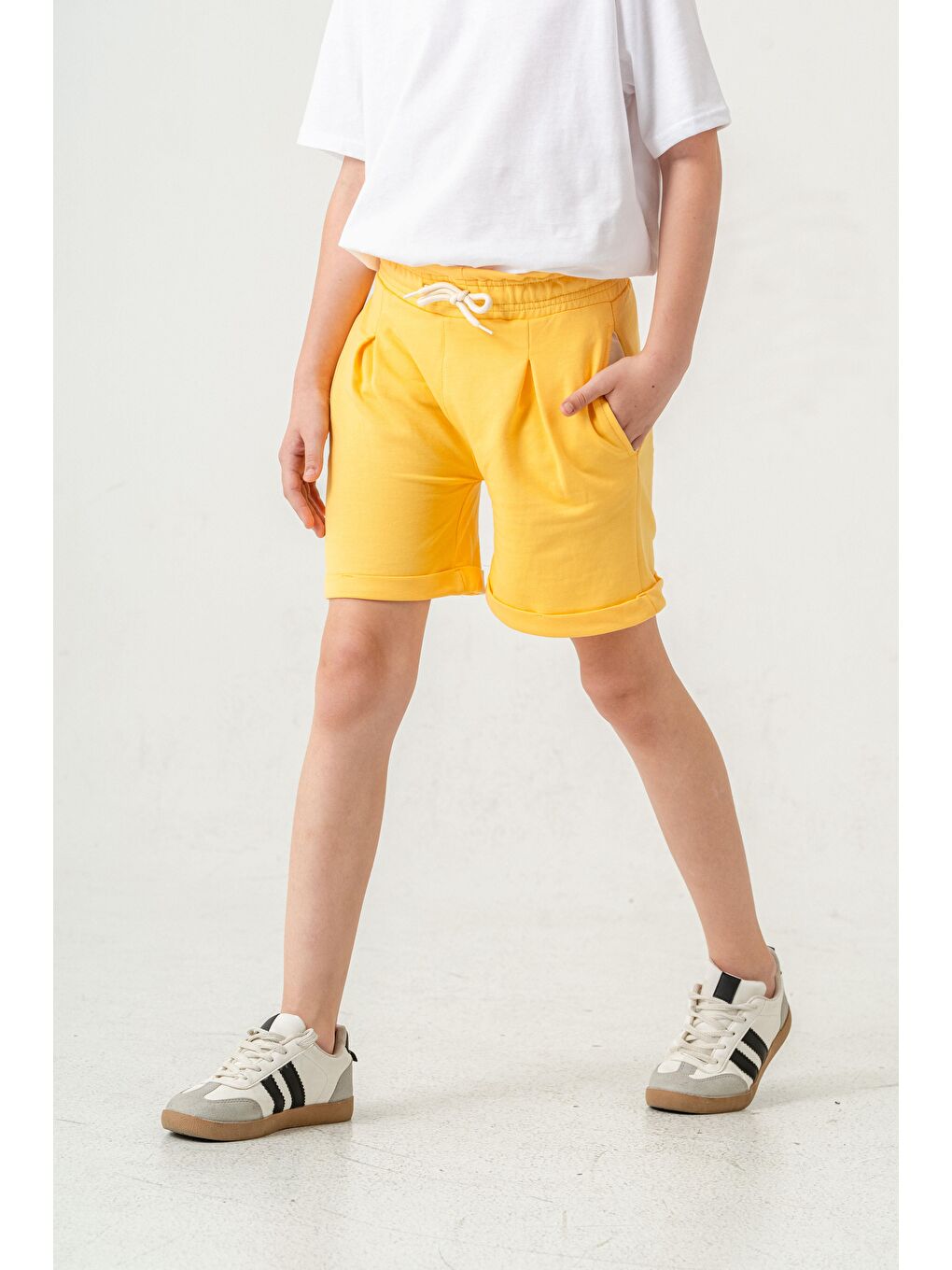Sarı Duble Paça Kemer Kordonlu Kız Çocuk Şort-4
