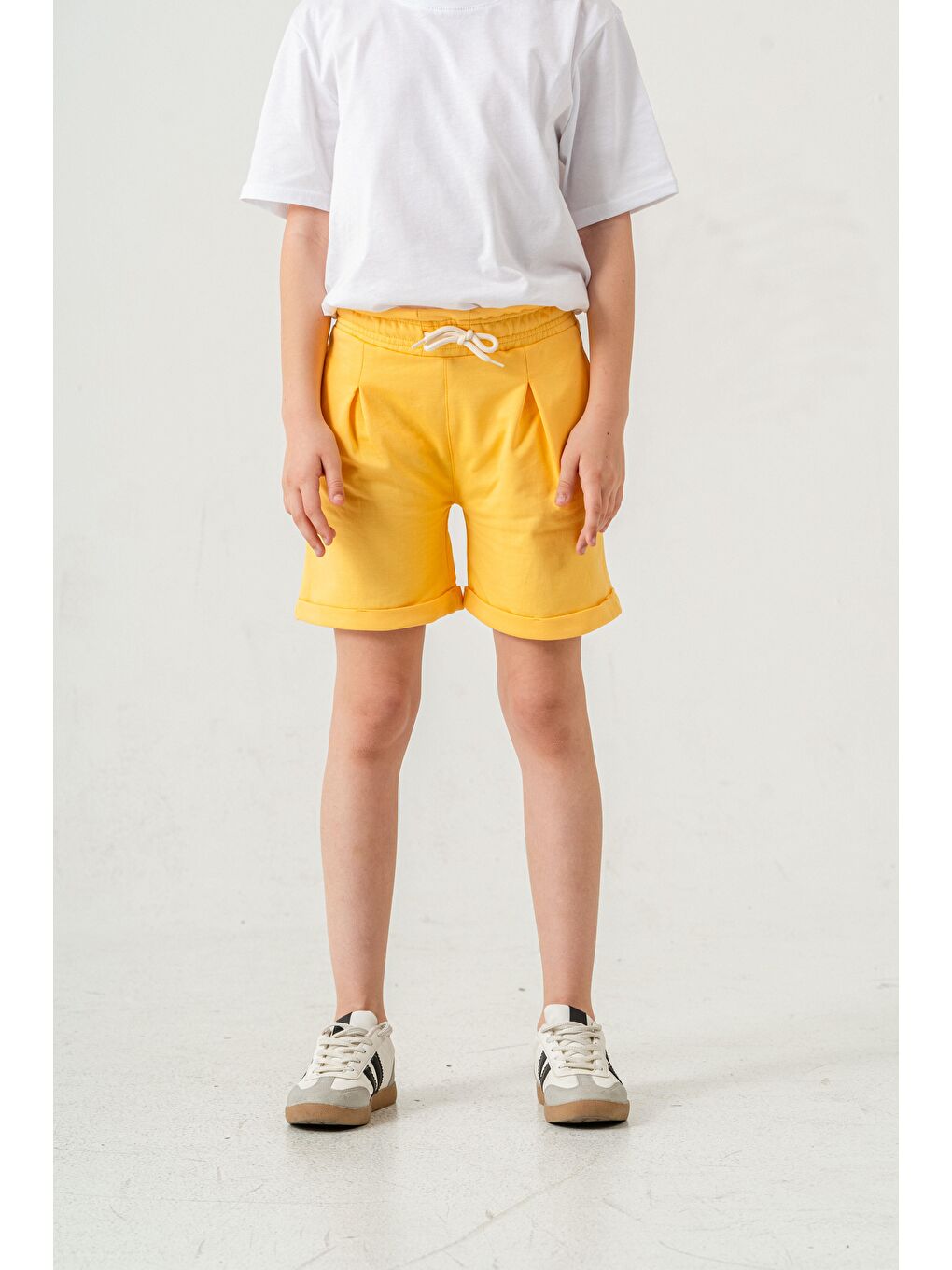 Sarı Duble Paça Kemer Kordonlu Kız Çocuk Şort-5