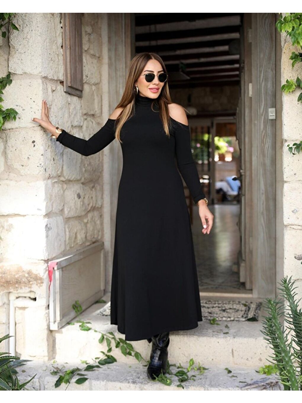 Siyah Kadın Balıkçı Yaka Omuzlardan Açık Uzun Kollu Janjan Krep Elbise-2