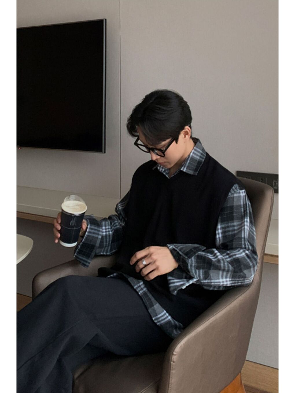 Erkek Siyah V Yaka Oversize Süveter-3