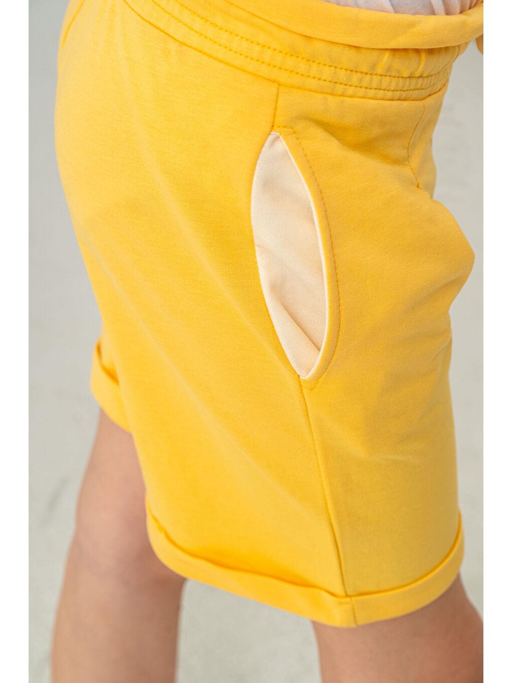 Sarı Duble Paça Kemer Kordonlu Kız Çocuk Şort-7
