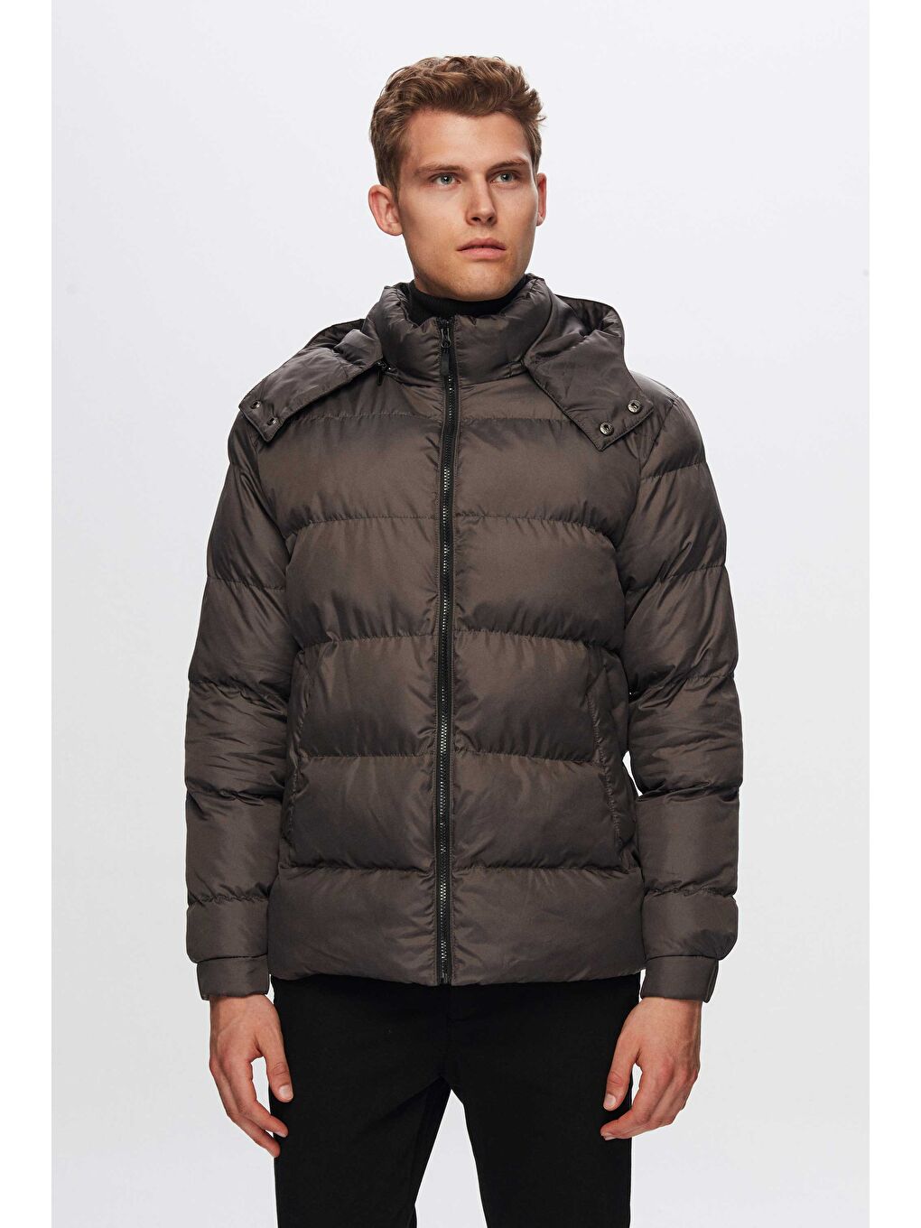 Regular Fit Antrasit Rüzgar Geçirmez Kapüşonlu Kışlık Şişme Mont-2