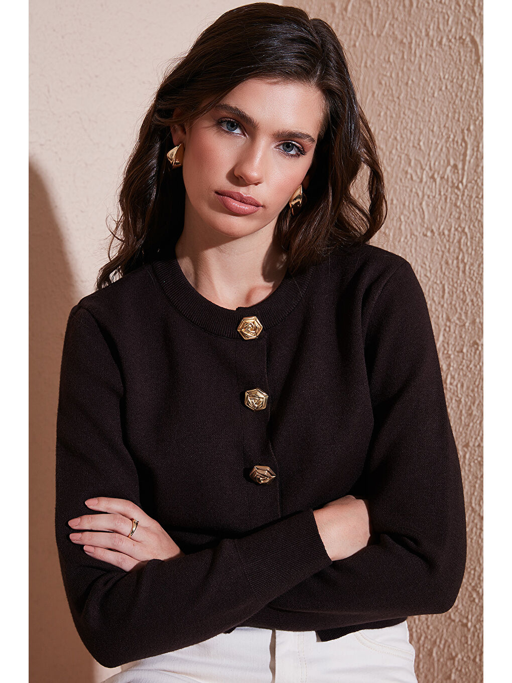 Kahverengi Premium Regular Fit Yuvarlak Yaka Crop Triko Hırka 680HI00110-4