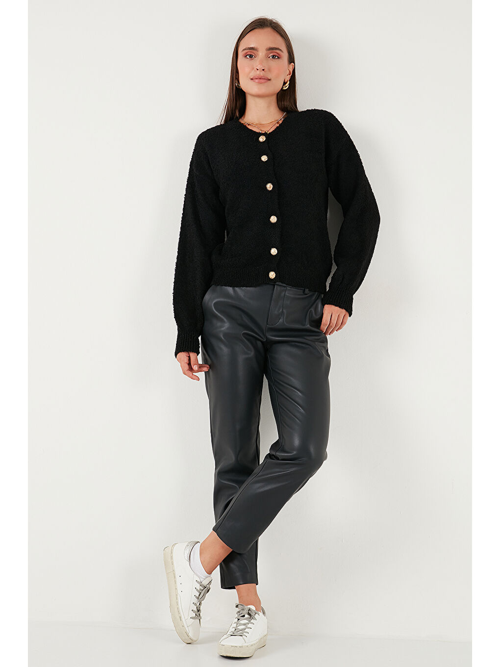 Siyah Premium Regular Fit Bisiklet Yaka Yumuşak Dokulu Hırka 680HI00147-1