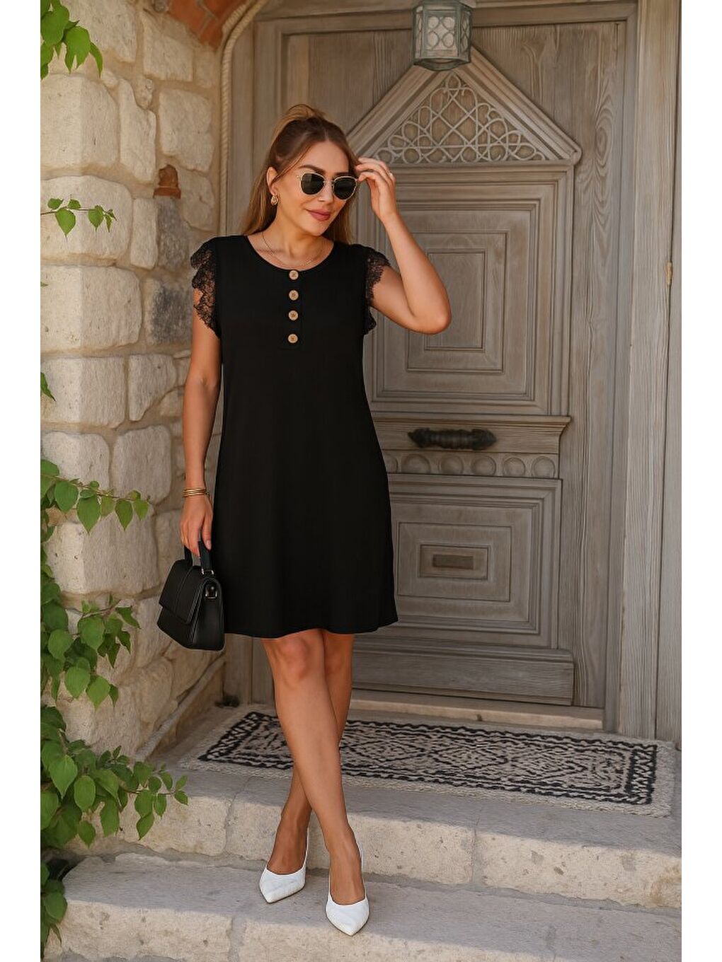 Siyah Kadın Kısa Dantel Kollu önden Düğmeli Viskon Elbise