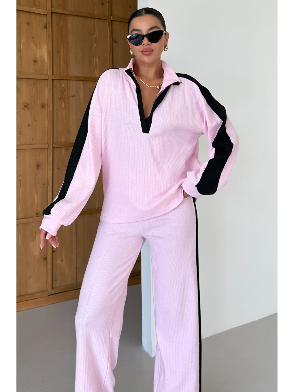 Kadın Pembe V Yaka Siyah Çizgi Detaylı Kazak Alt-Üst Pantolonlu Takım-6