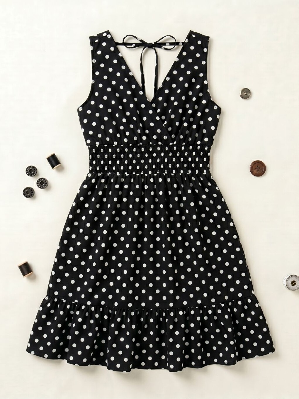Kadın Kısa Kruvaze Yaka Eteği Fırfırlı Dokuma Elbise Siyah Noktalı-1