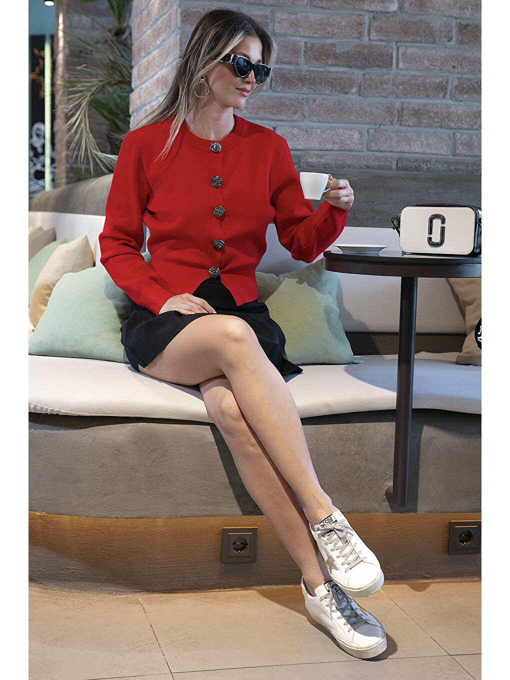 Kırmızı Premium Regular Fit Yuvarlak Yaka Crop Triko Hırka 680HI00110-1