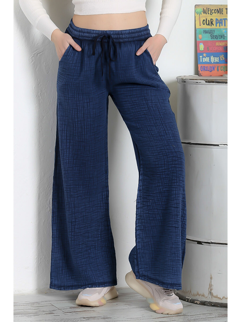Lacivert Çift Cepli Lastikli Ve Bağlamalı Bel Geniş Paça Casual Müslin Dokuma Pantolon