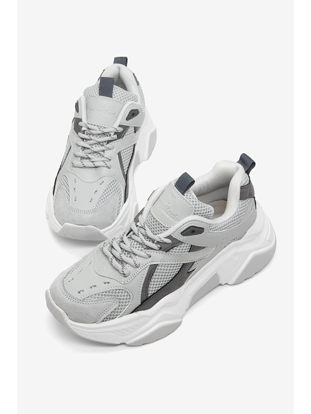 Kadın Açık Gri Rahat Kalıp Poli Taban Bağcıklı Sneaker-1