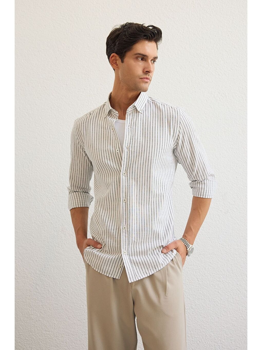 Siyah Onan Erkek Klasik Gömlek Modern Slim Fit Keten Görünümlü İnce Çizgili Desen