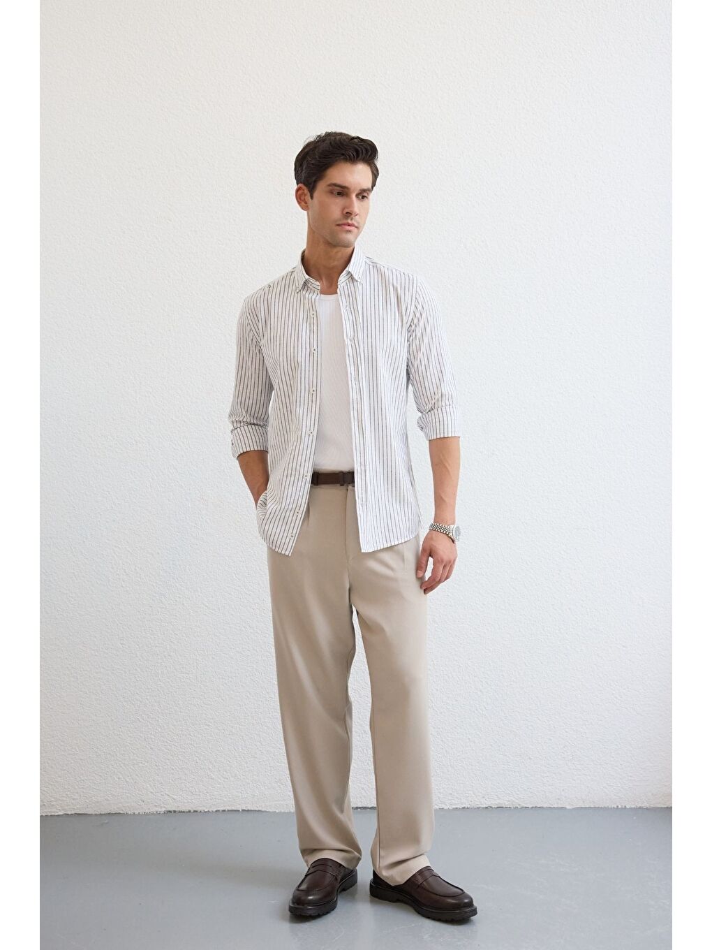 Siyah Onan Erkek Klasik Gömlek Modern Slim Fit Keten Görünümlü İnce Çizgili Desen-1