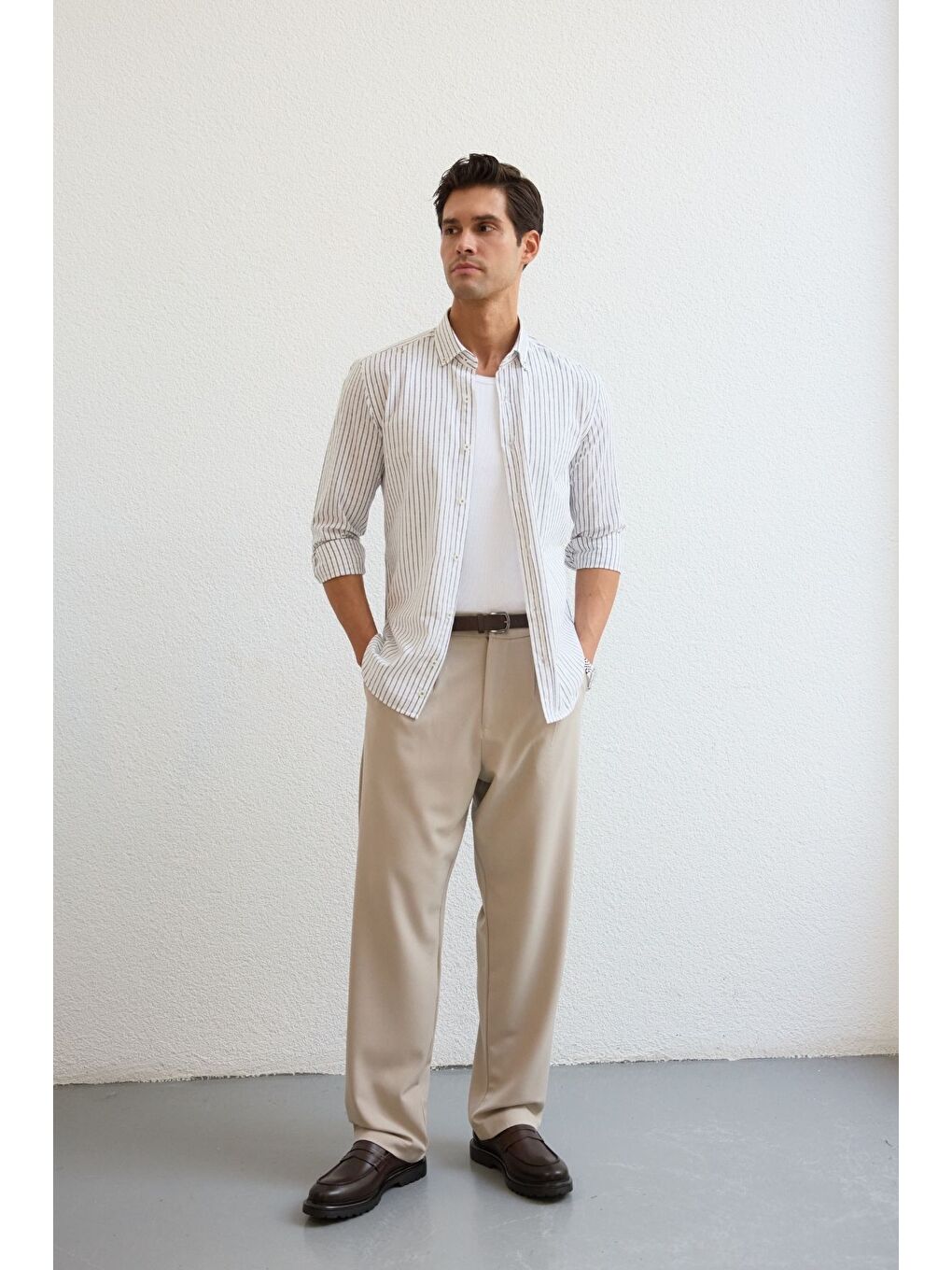 Siyah Onan Erkek Klasik Gömlek Modern Slim Fit Keten Görünümlü İnce Çizgili Desen-2