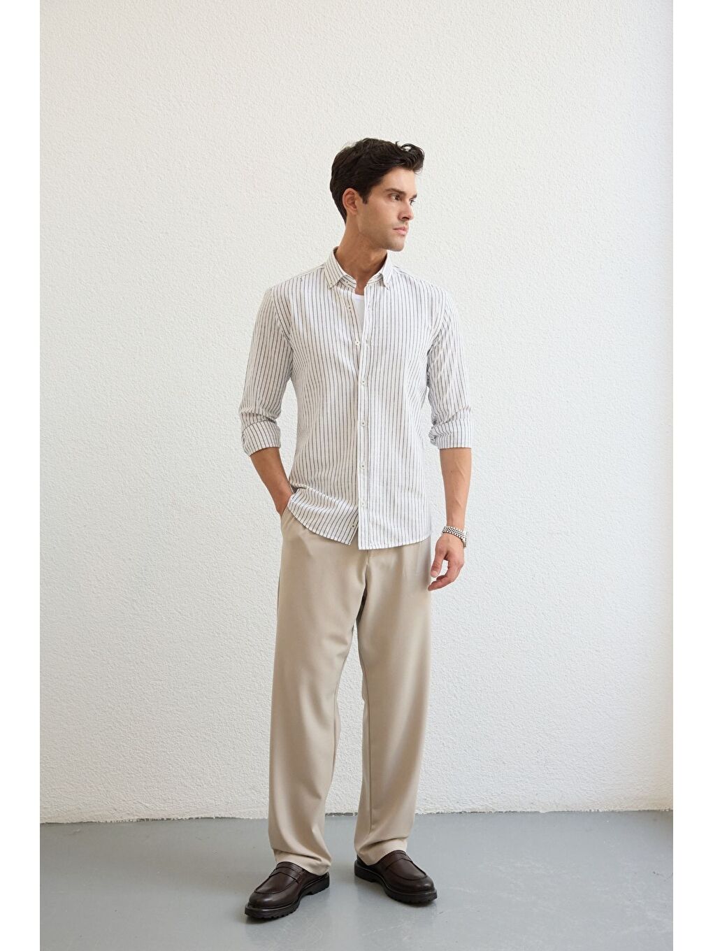 Siyah Onan Erkek Klasik Gömlek Modern Slim Fit Keten Görünümlü İnce Çizgili Desen-3