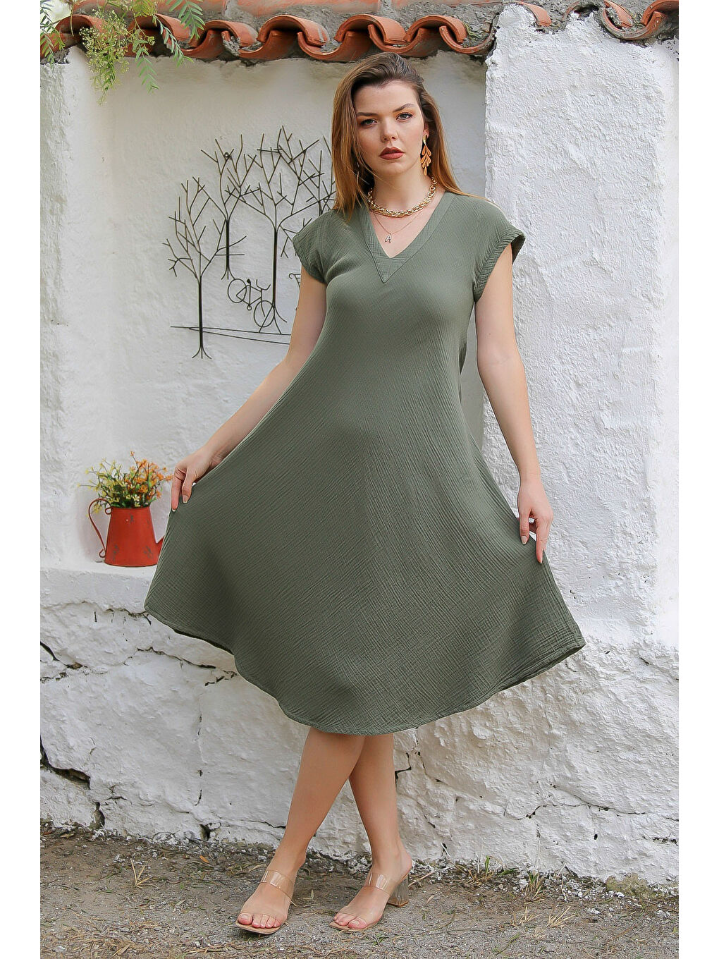 Organik Pamuk Haki V Yaka Düşük Kol Oval Etekli Midi Boy Dokuma Casual Müslin Elbise