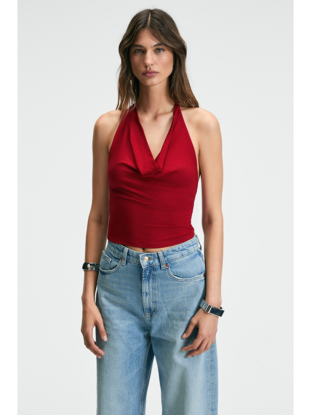 Neslıva Kadın Degaje Halter Yaka Kalın Askılı Sırtı Açık Crop Kırmızı Bluz