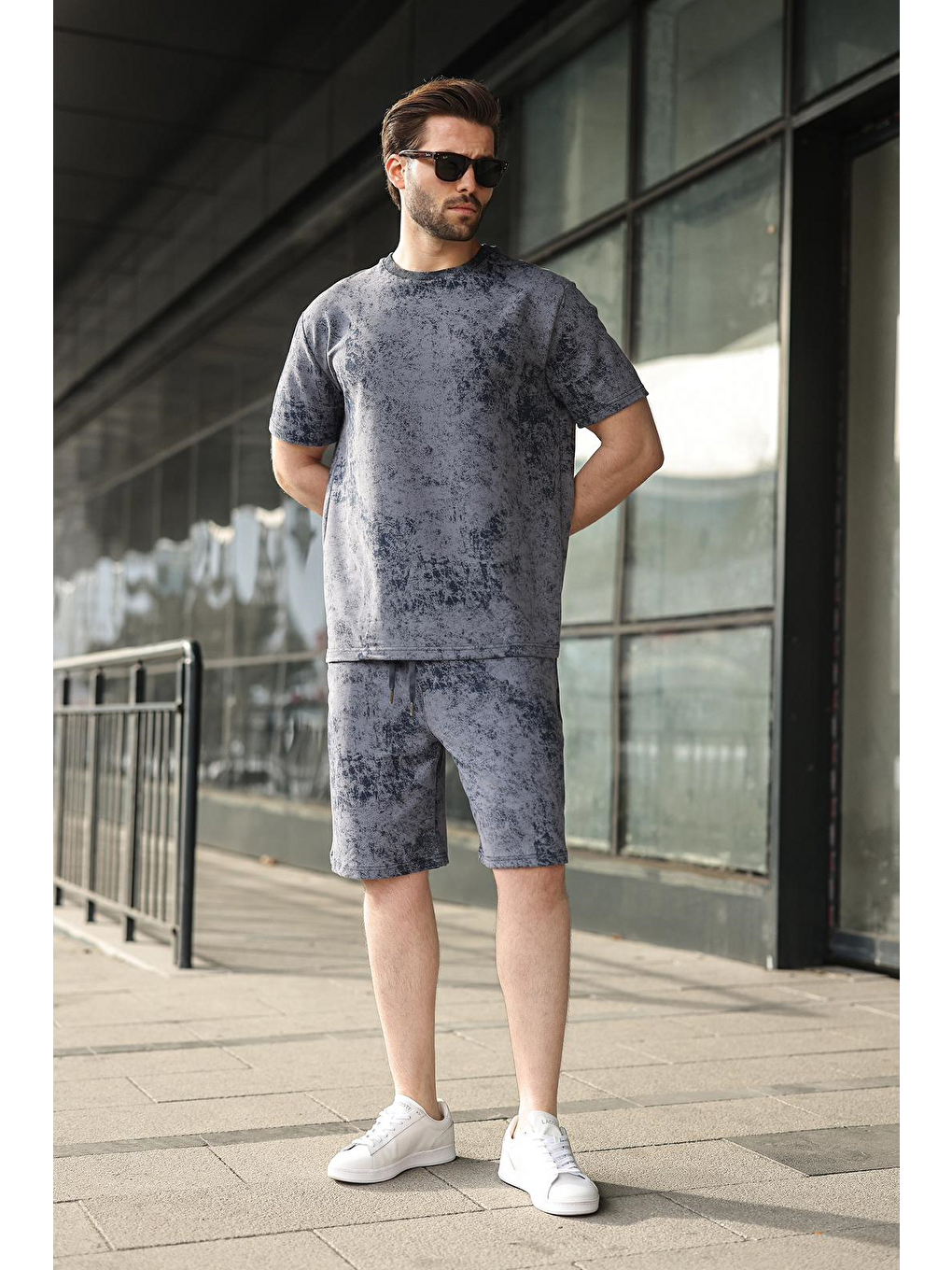 Lacivert Batik Desenli Overfit Şort T-Shirt Takım E7357