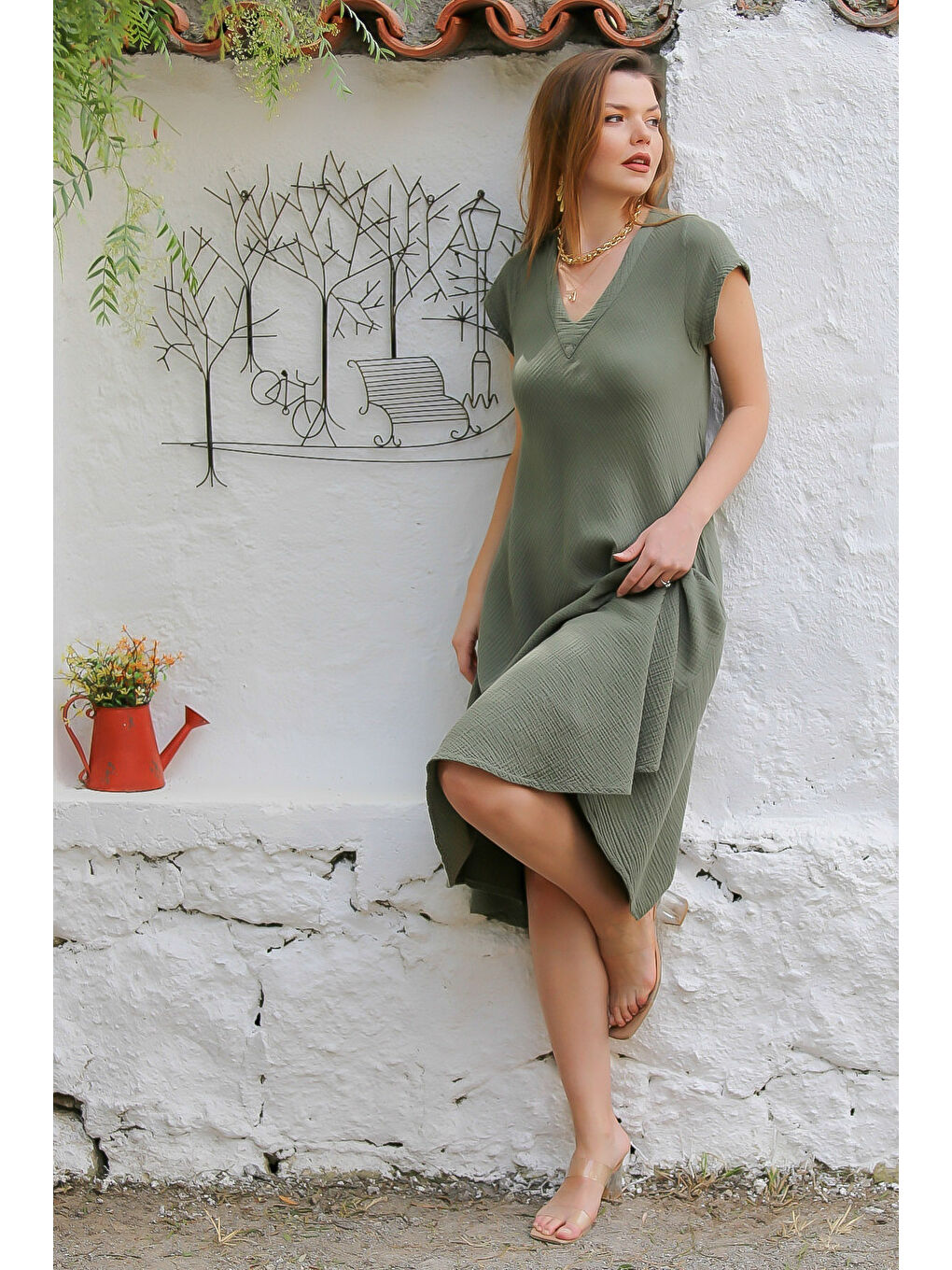 Organik Pamuk Haki V Yaka Düşük Kol Oval Etekli Midi Boy Dokuma Casual Müslin Elbise-4