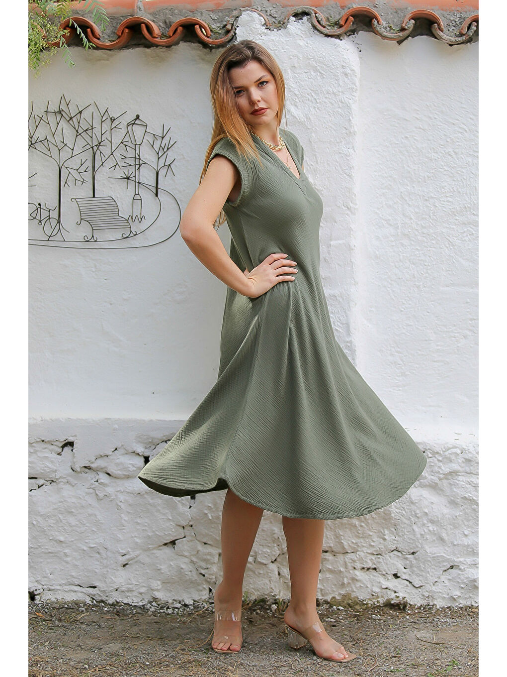 Organik Pamuk Haki V Yaka Düşük Kol Oval Etekli Midi Boy Dokuma Casual Müslin Elbise-6