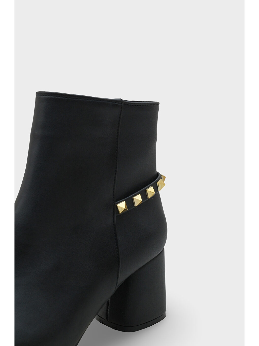 Siyah Elwira Kadın Bot-4