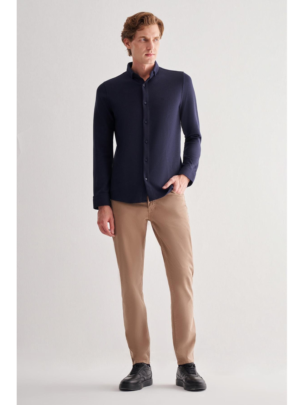 Koyu Lacivert Smart Düğmeli Yaka Uzun Kol Cepsiz Slim Fit Casual Gömlek 1004255167-1