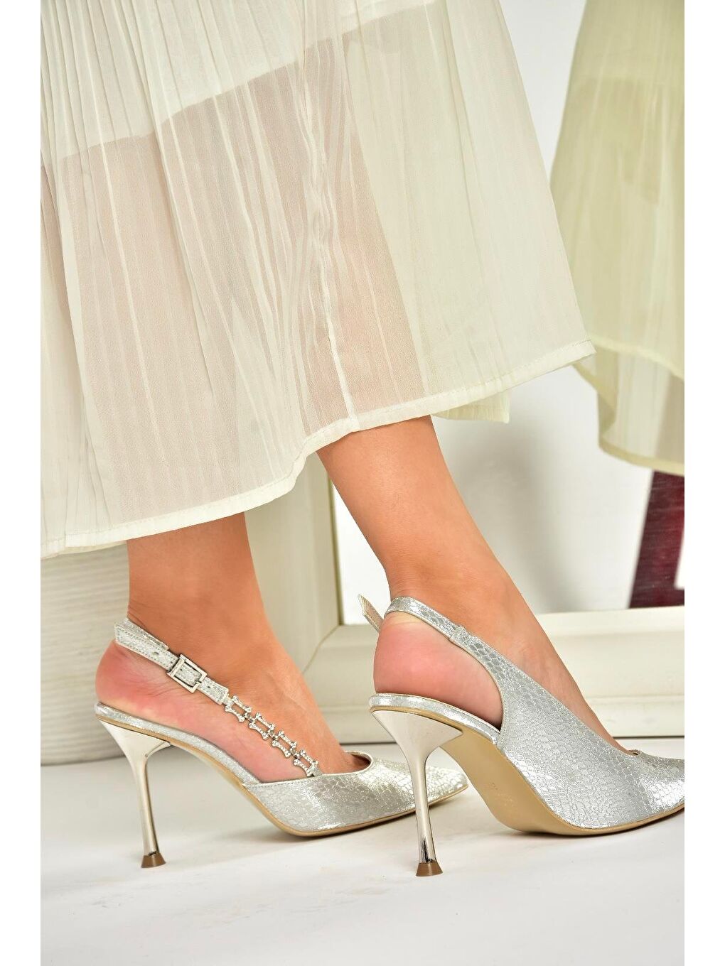 Gri U8200996 Gümüş Kadın Topuklu Ayakkabı-4