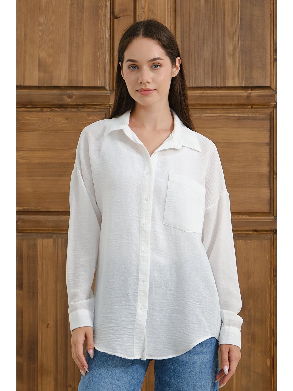 Beyaz Kadın Oversize Gömlek Uzun Kollu Pamuklu Rahat Kalıp Günlük Basic Gömlek-5