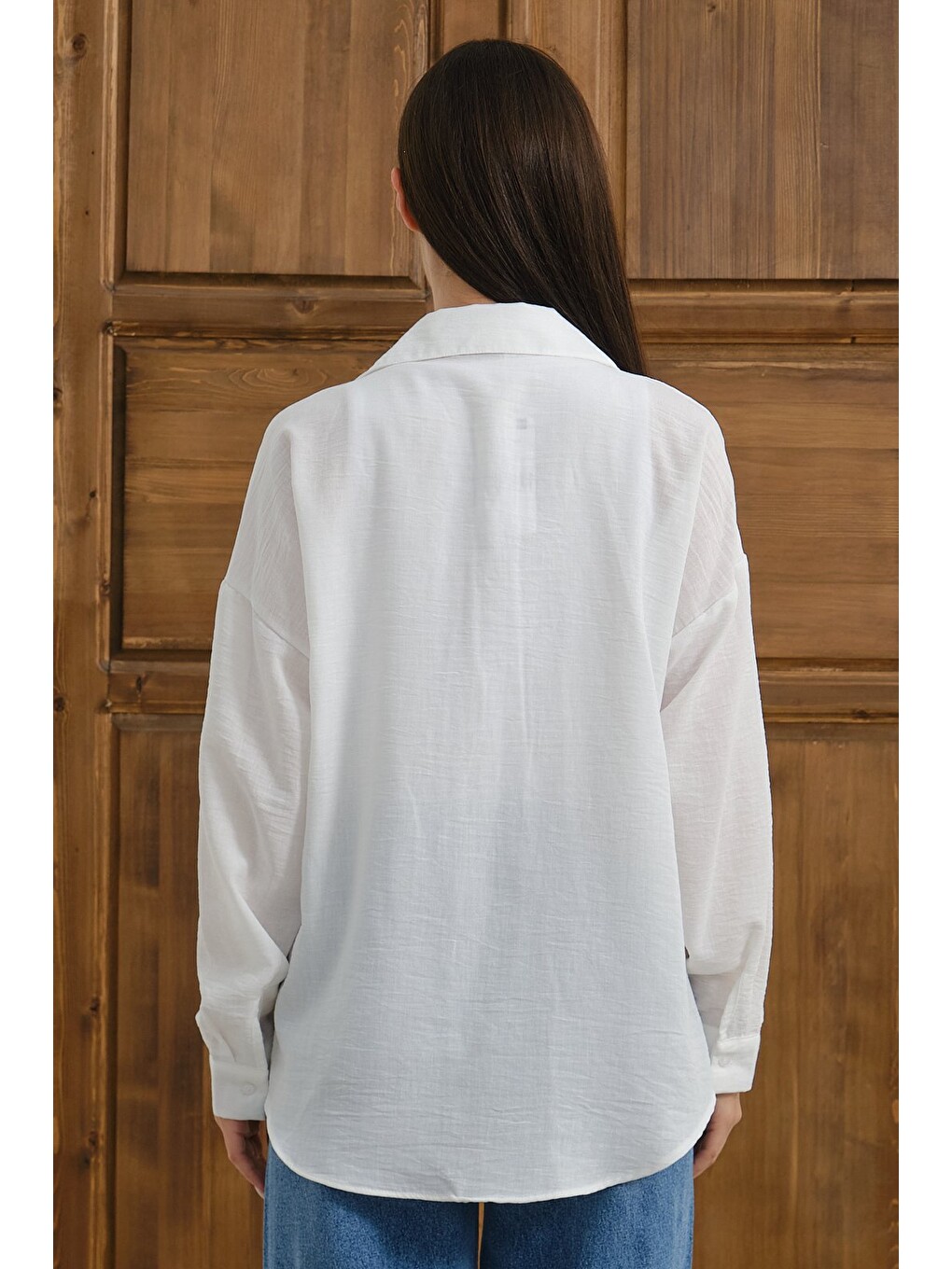 Beyaz Kadın Oversize Gömlek Uzun Kollu Pamuklu Rahat Kalıp Günlük Basic Gömlek-6