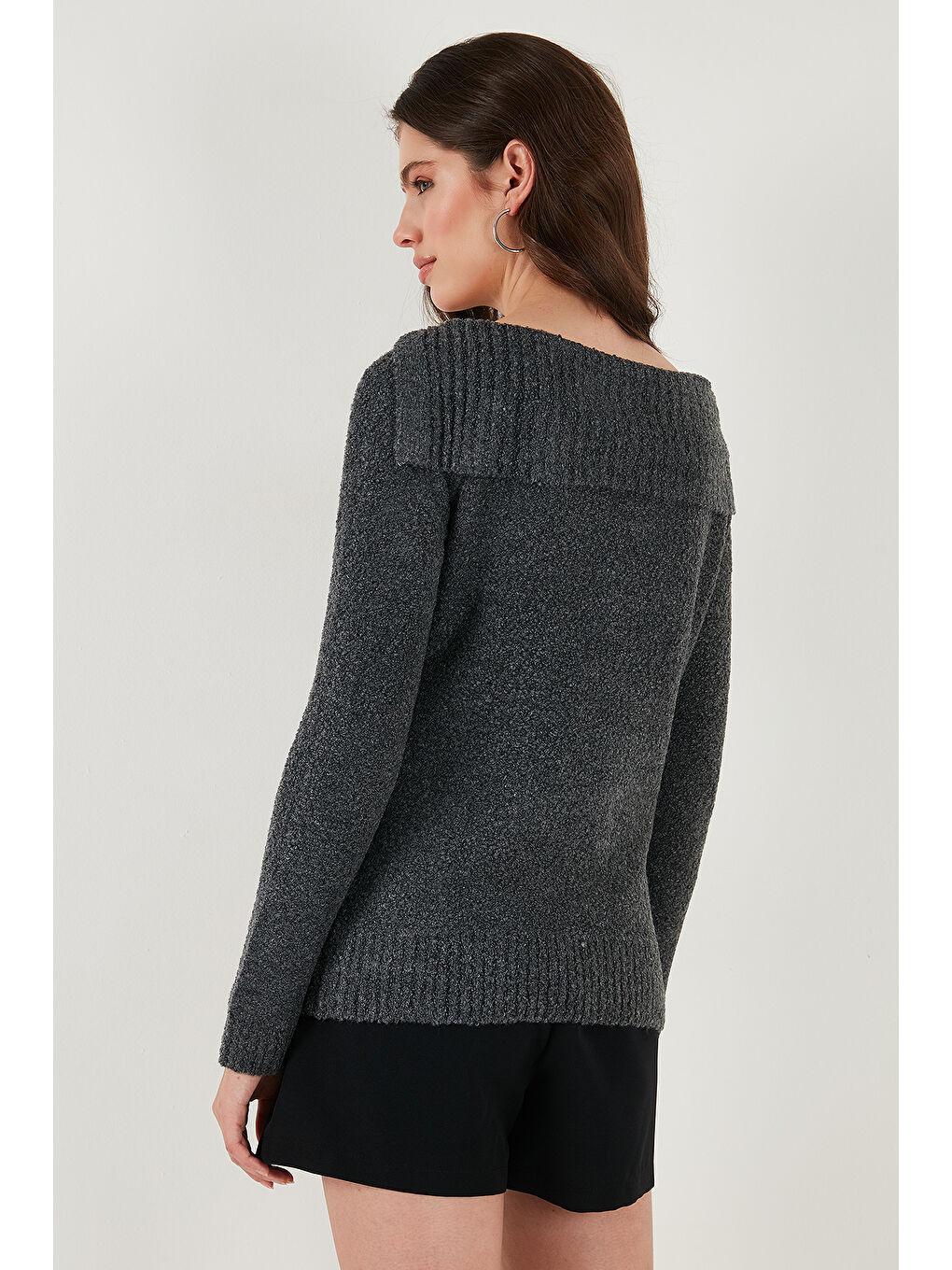 Antrasit Premium Regular Fit Kayık Yaka Düğme Detaylı Kazak 680KZ002563-6