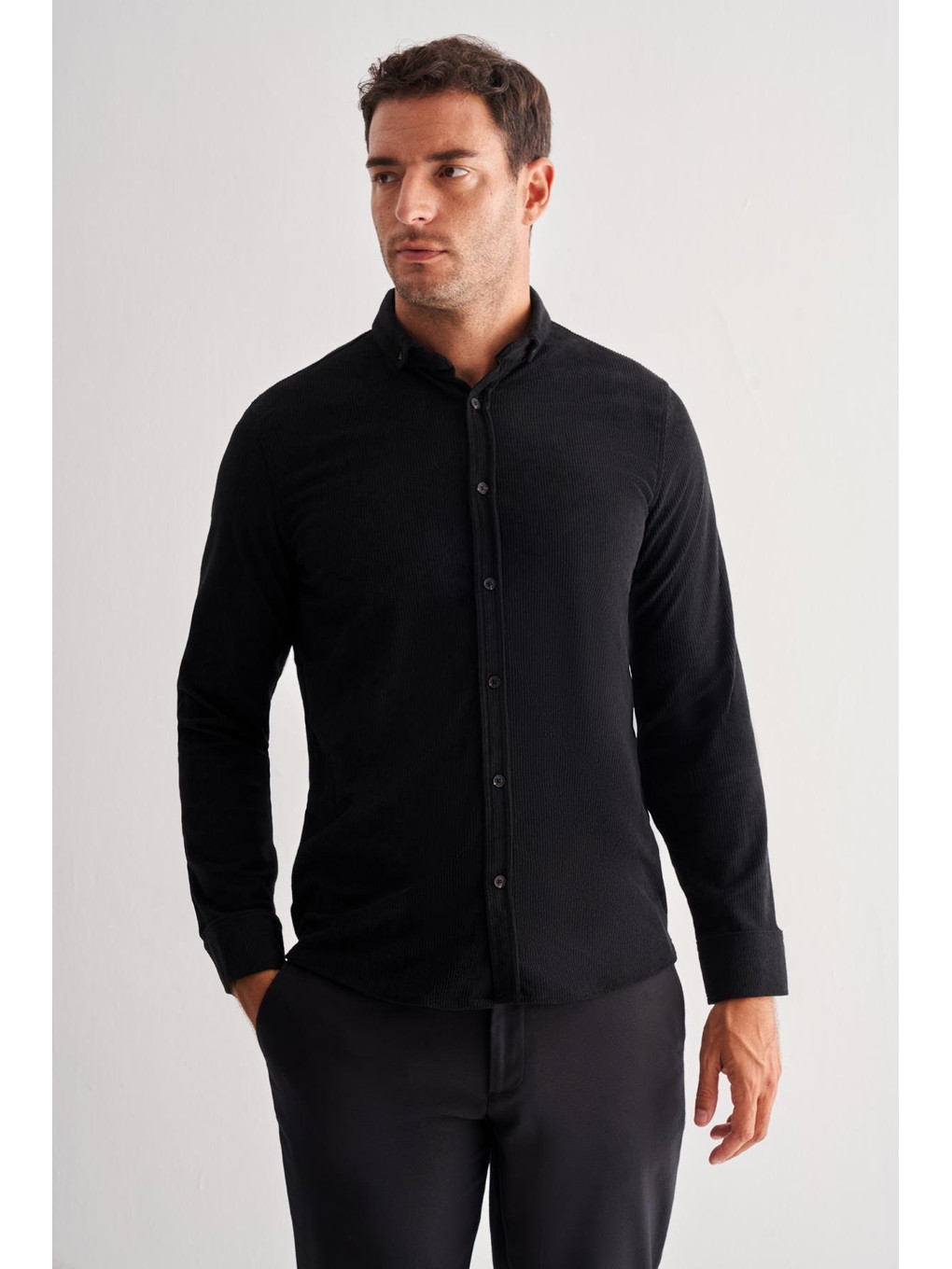 Siyah Smart Düğmeli Yaka Uzun Kol Cepsiz Slim Fit Casual Gömlek 1004255168-2