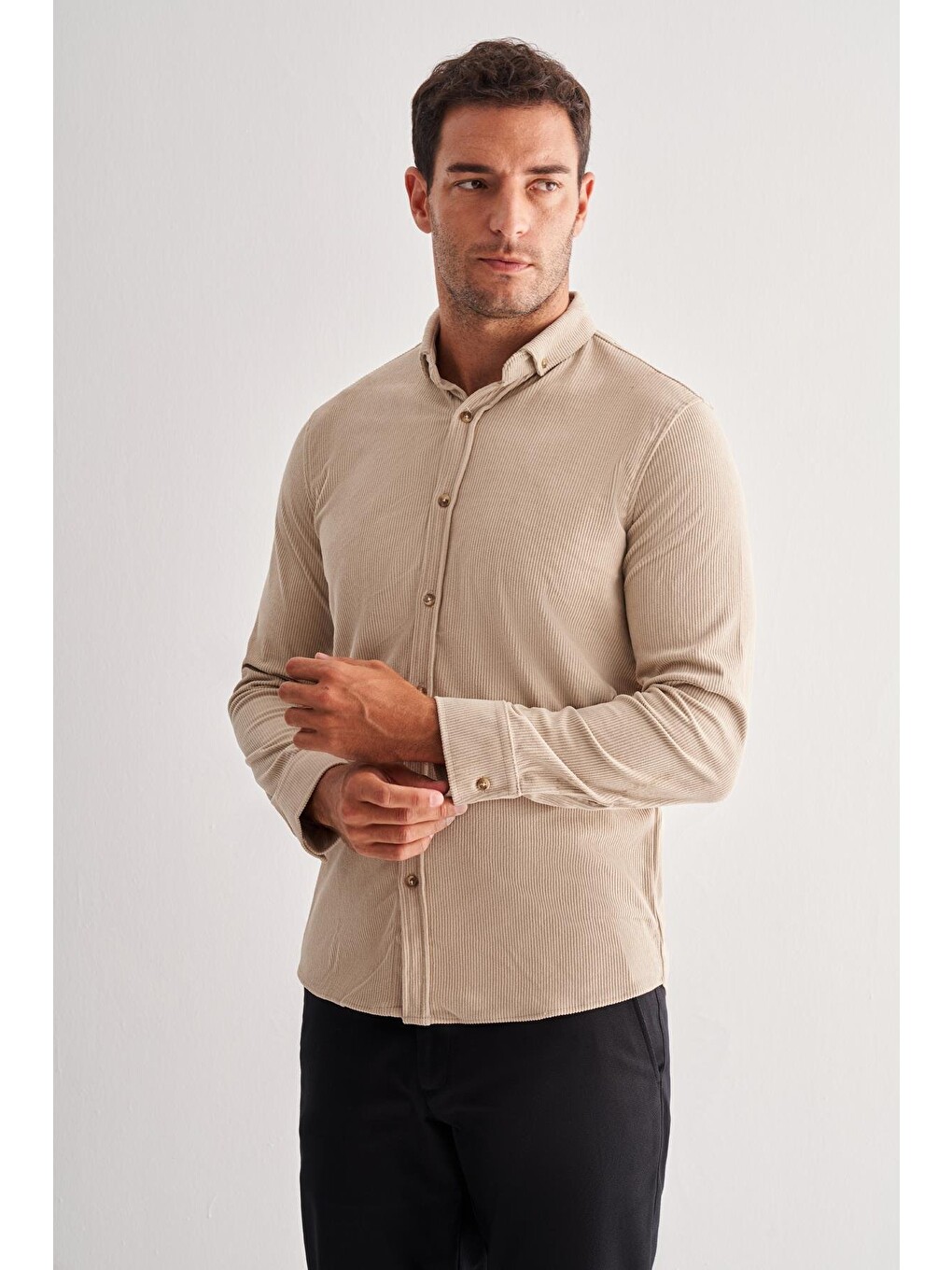 Bej Smart Düğmeli Yaka Uzun Kol Cepsiz Slim Fit Casual Gömlek 1004255168-2