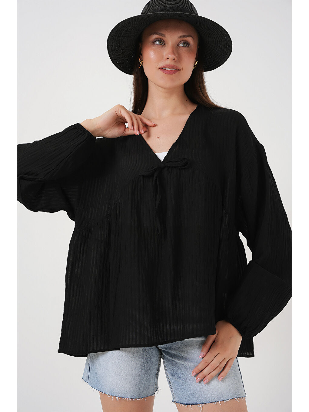 Kadın Önü Bağcıklı Uzun Kol Bluz 946 - Siyah