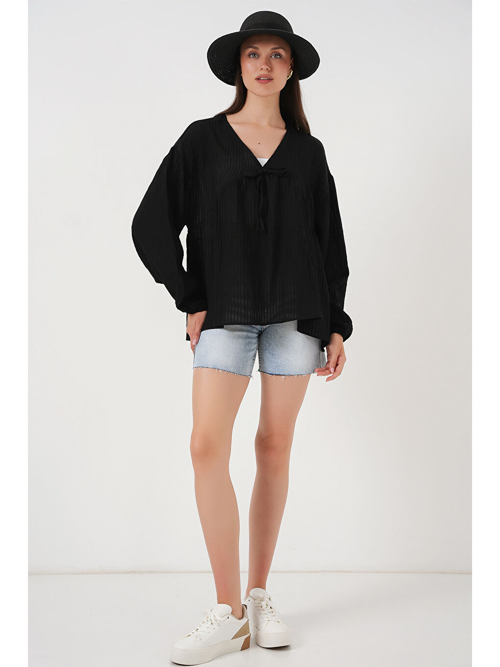 Kadın Önü Bağcıklı Uzun Kol Bluz 946 - Siyah-1