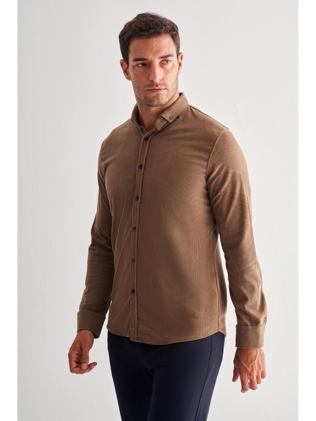 Kahverengi Koyu Vizon Smart Düğmeli Yaka Uzun Kol Cepsiz Slim Fit Casual Gömlek 1004255168-2