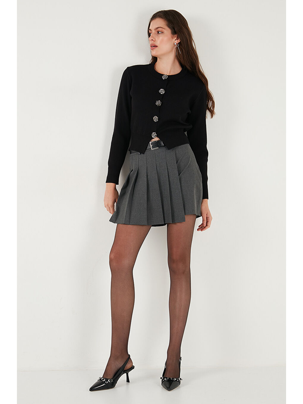 Siyah Premium Regular Fit Yuvarlak Yaka Crop Triko Hırka 680HI00110-2