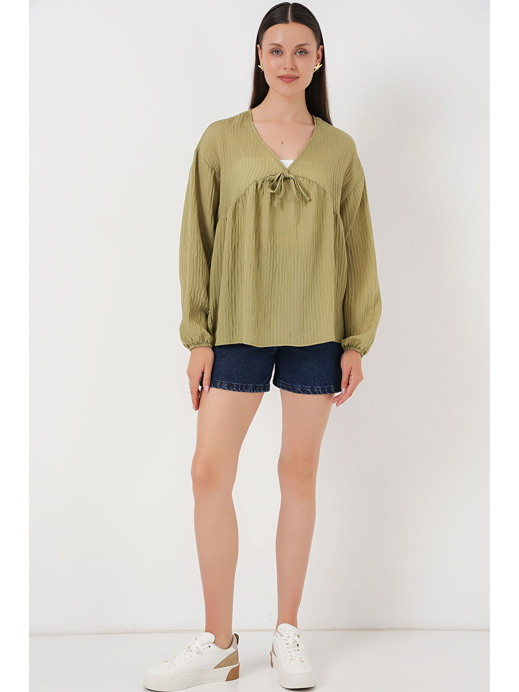 Yeşil Kadın Önü Bağcıklı Uzun Kol Bluz 946 - Çağla-1