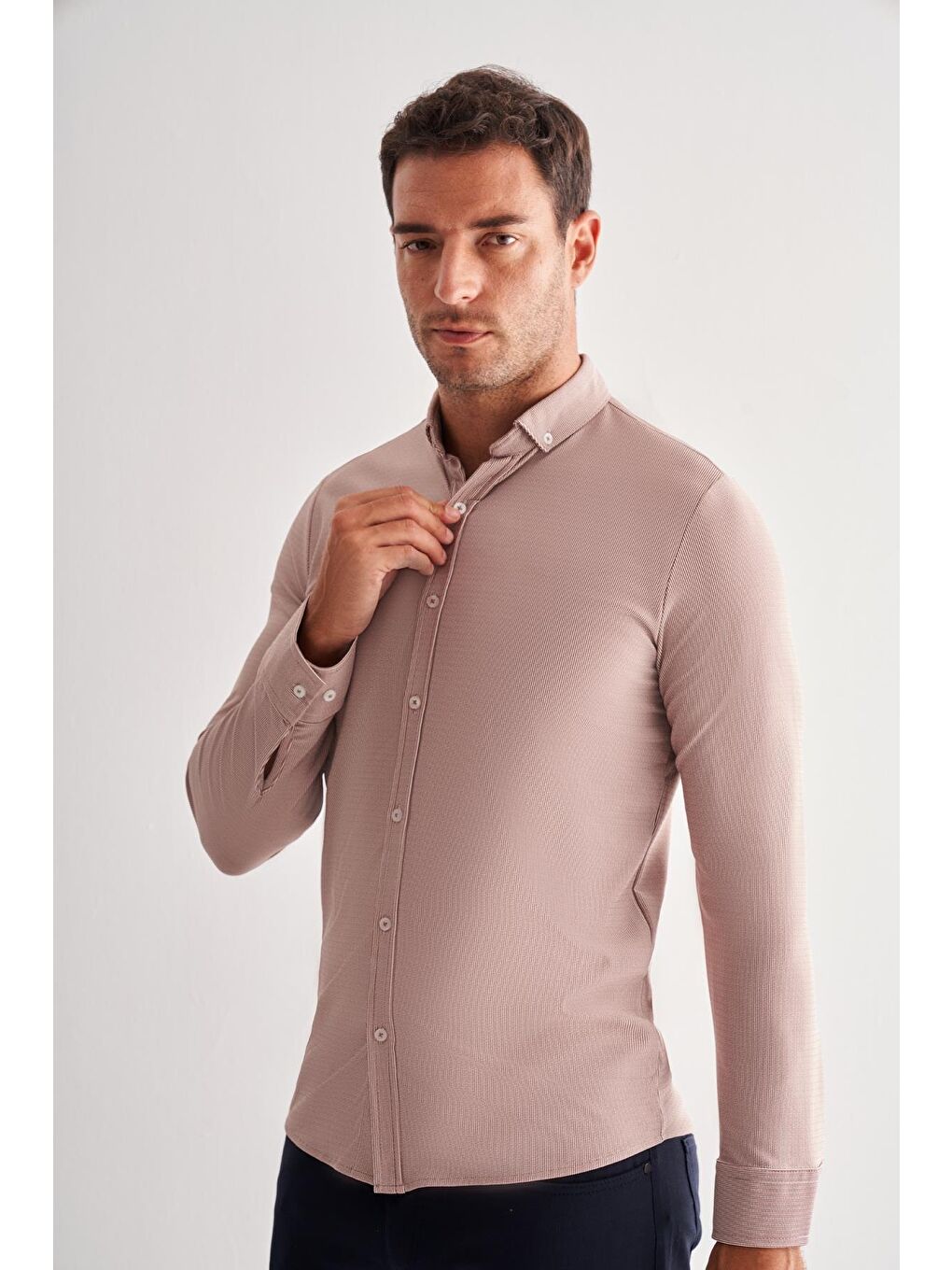 Koyu Kahverengi Smart Düğmeli Yaka Uzun Kol Cepsiz Slim Fit Casual Gömlek 1004255165-2