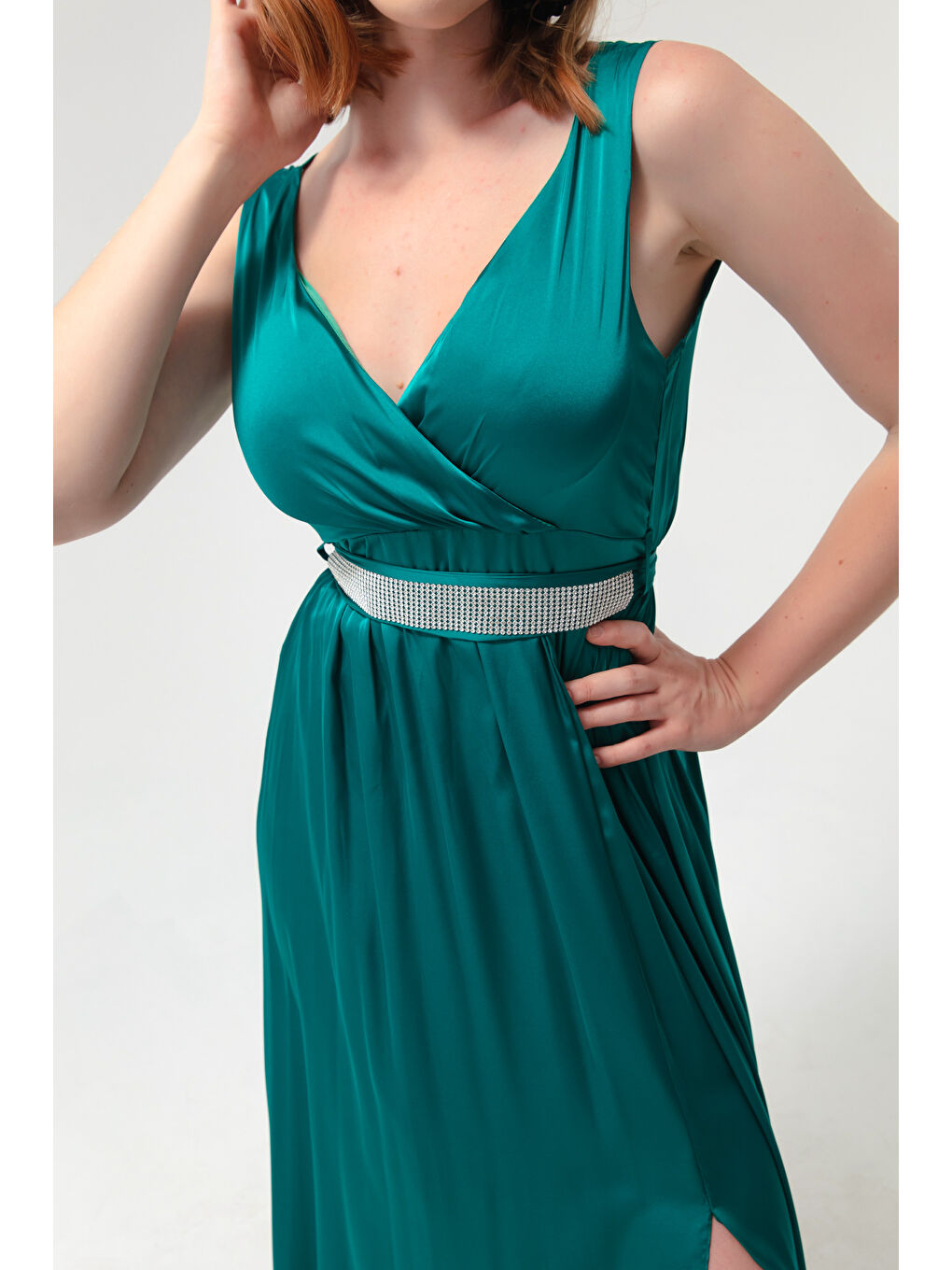 Kadın Yeşil Kruvaze Yaka Taşlı Kemerli Uzun Abiye Elbise-3