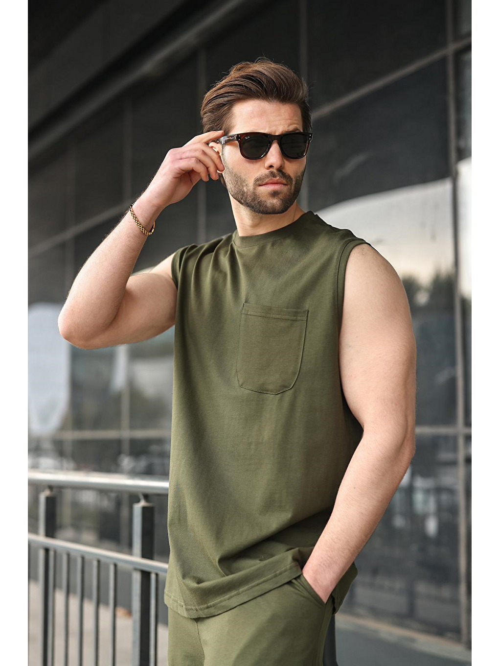 Haki Bisiklet Yaka Kolsuz Erkek Şort T-Shirt Takım E7351-2