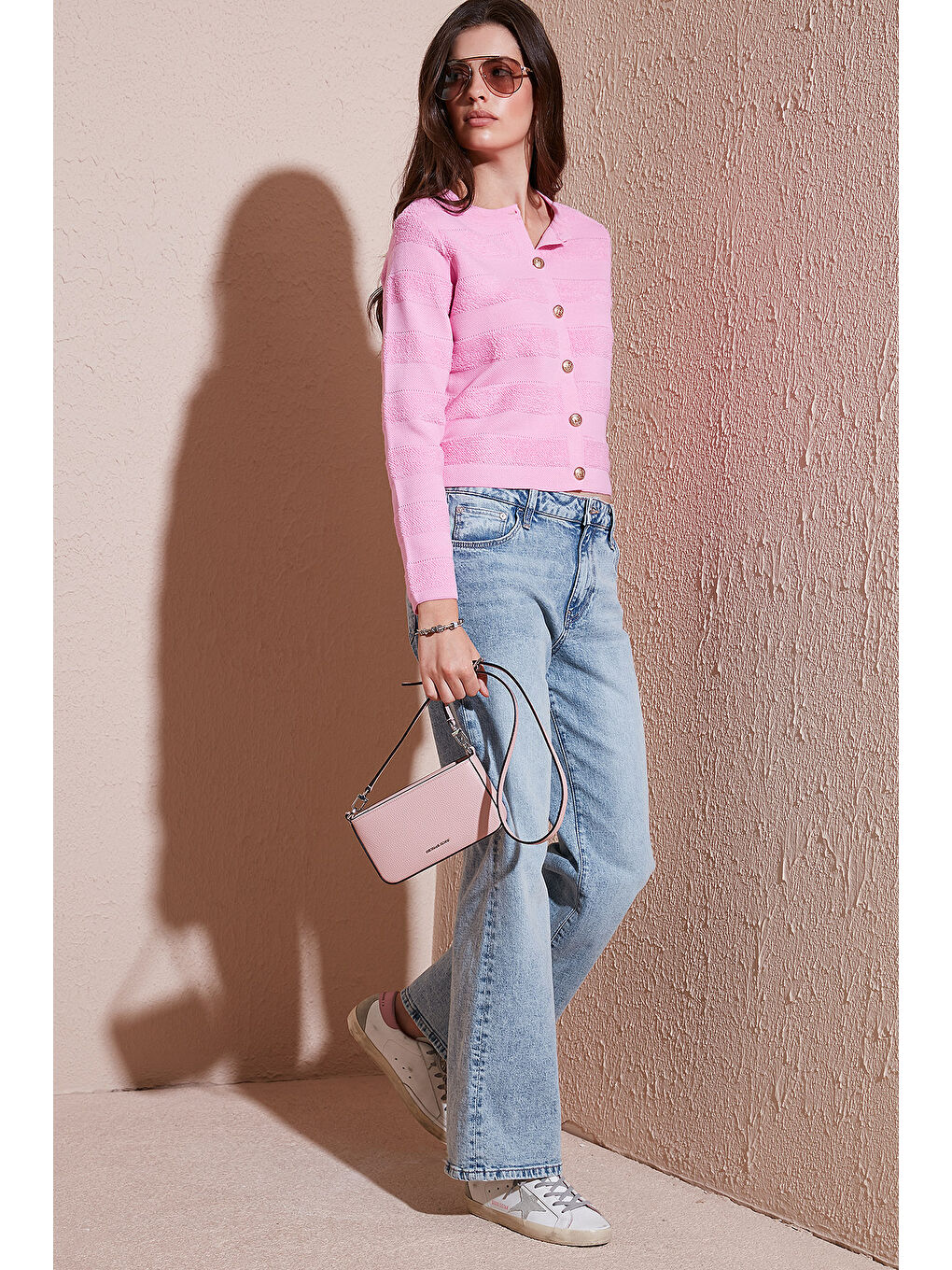 Pembe Premium Regular Fit Bisiklet Yaka Düğmeli Dokulu Triko Hırka 680HI00337-1