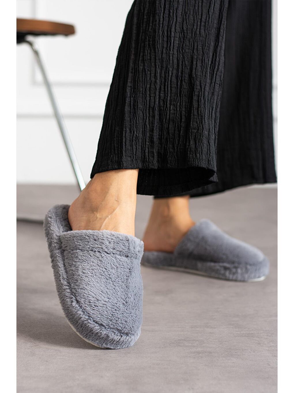 Gri TÜYLÜ KAPALI Kadın Ev Terliği Kışlık Terlik Sessiz Taban-3