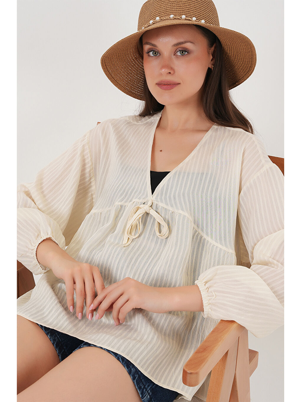 Ekru Kadın Önü Bağcıklı Uzun Kol Bluz 946 - Krem-2