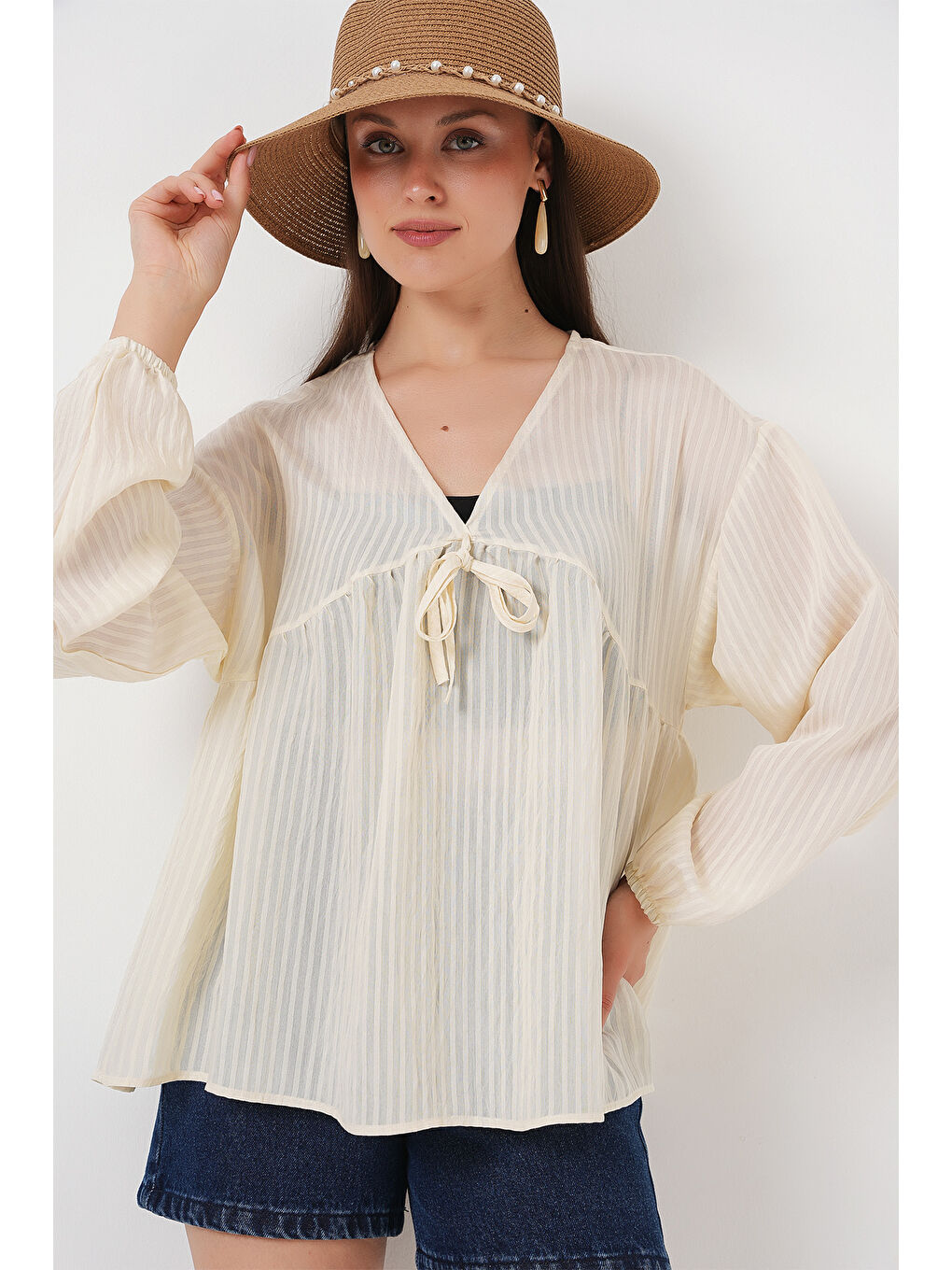 Ekru Kadın Önü Bağcıklı Uzun Kol Bluz 946 - Krem-3