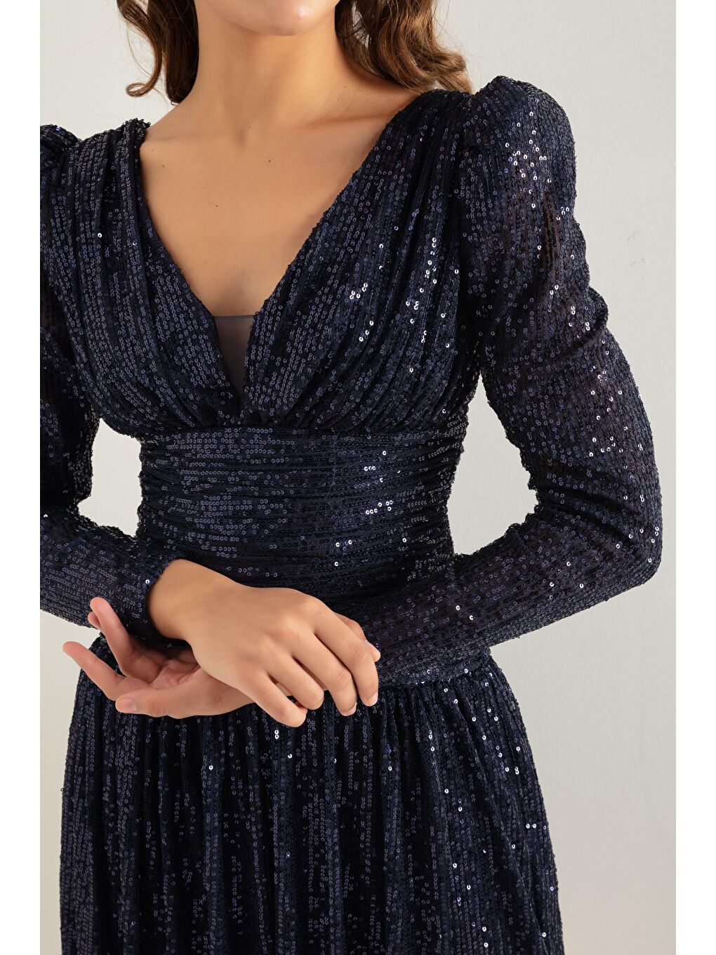 Kadın Lacivert Uzun Kol Pullu Mini Gece Elbisesi-3