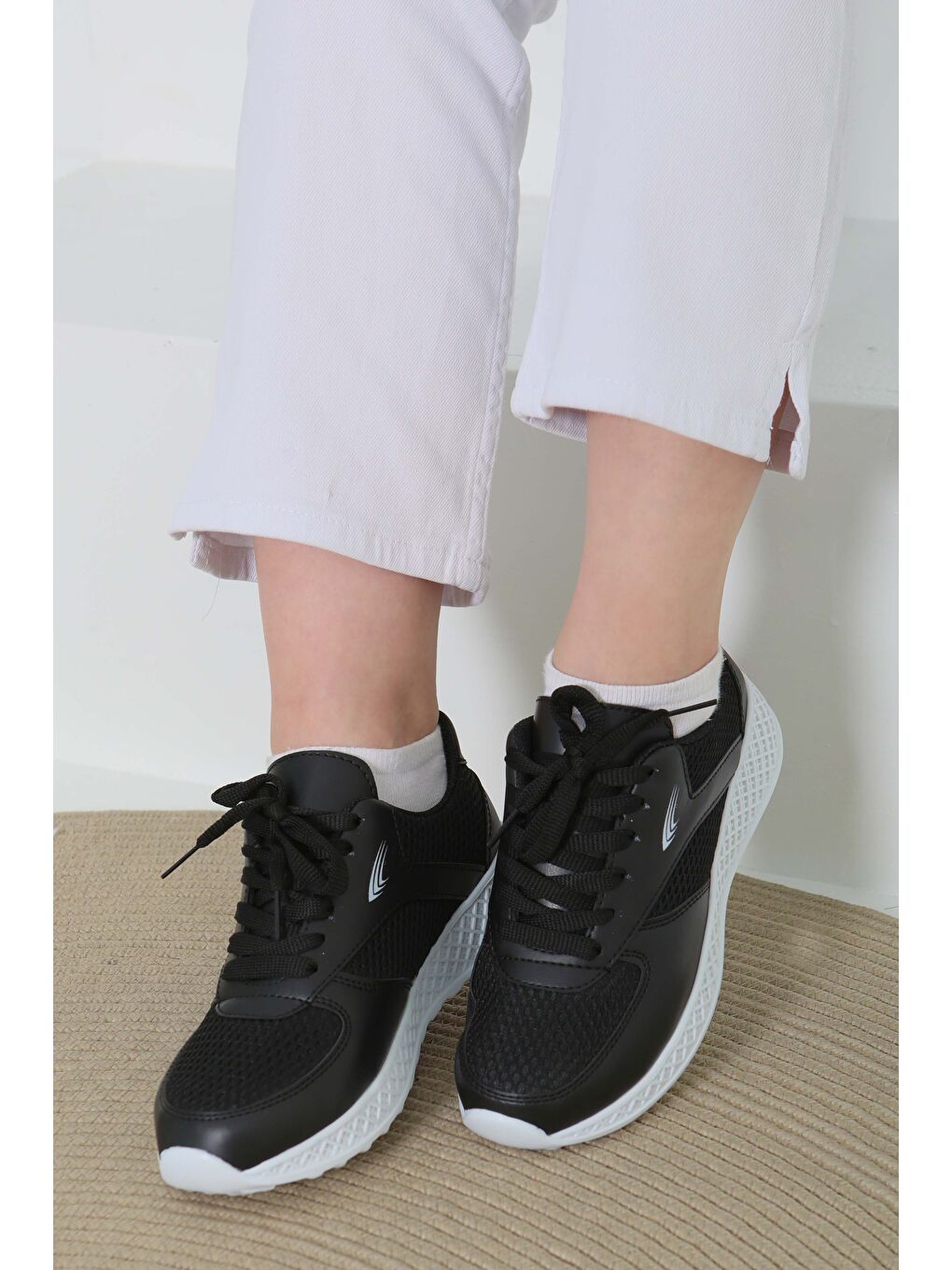 Kadın Siyah Beyaz Yüksek Taban Spor Ayakkabı - 27089-2
