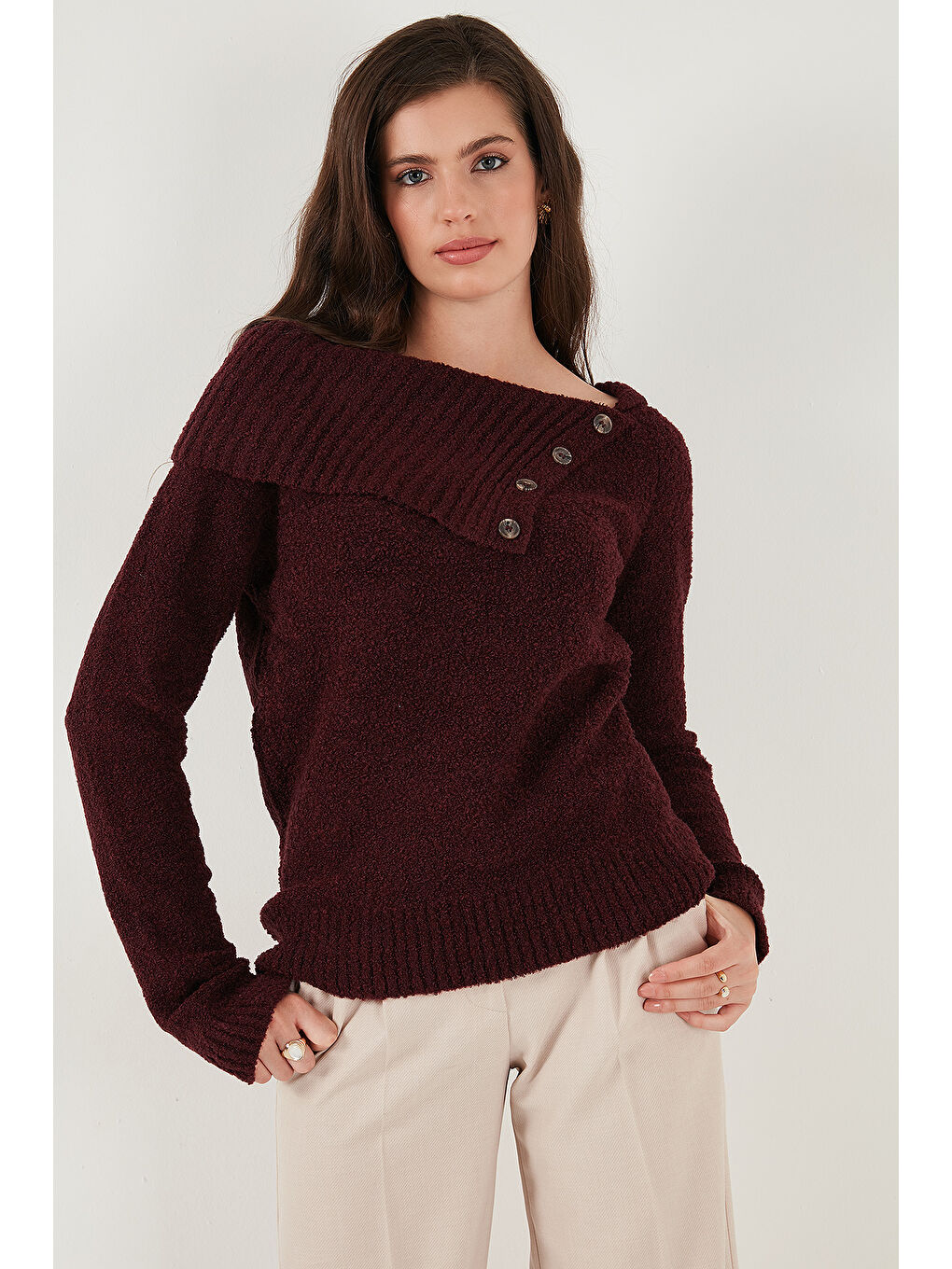 Bordo Premium Regular Fit Kayık Yaka Düğme Detaylı Kazak 680KZ002563-3