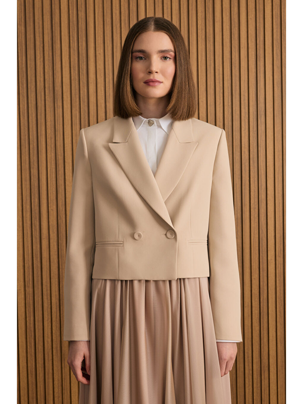 Bej Dokuma Kısa Ceket-3